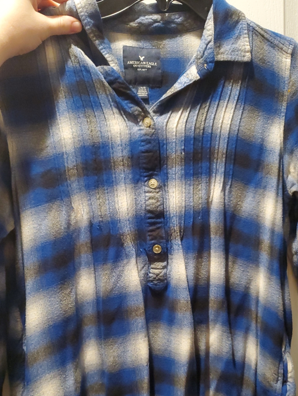 American Eagle Outfitters Blue Black and White Plaid Button-Up Shirt